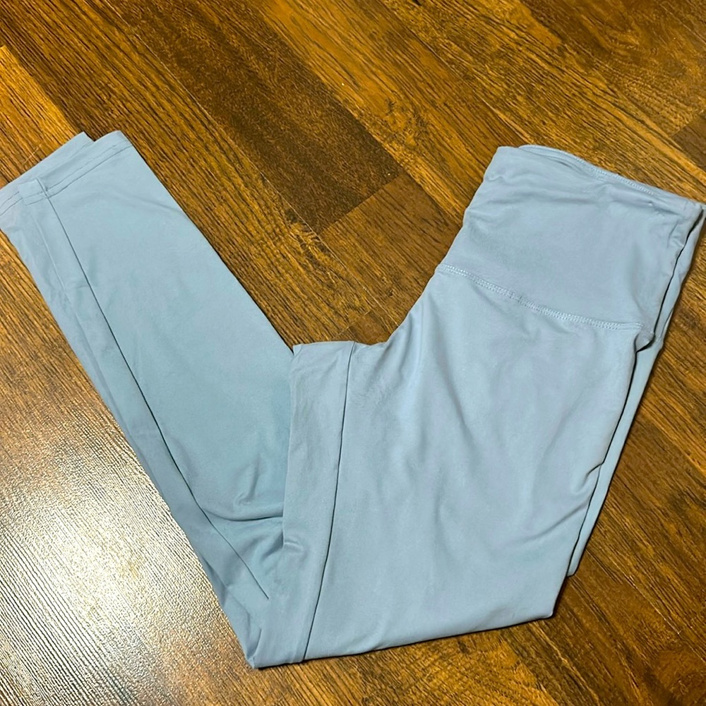 NWT‎ Buttery Soft Leggings - chambray